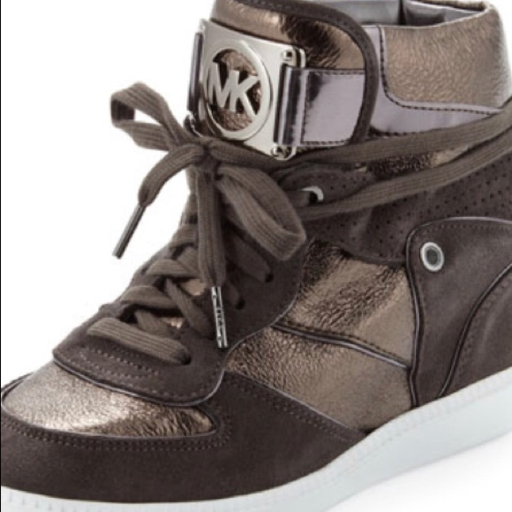Shoes - Picture 2 of 2